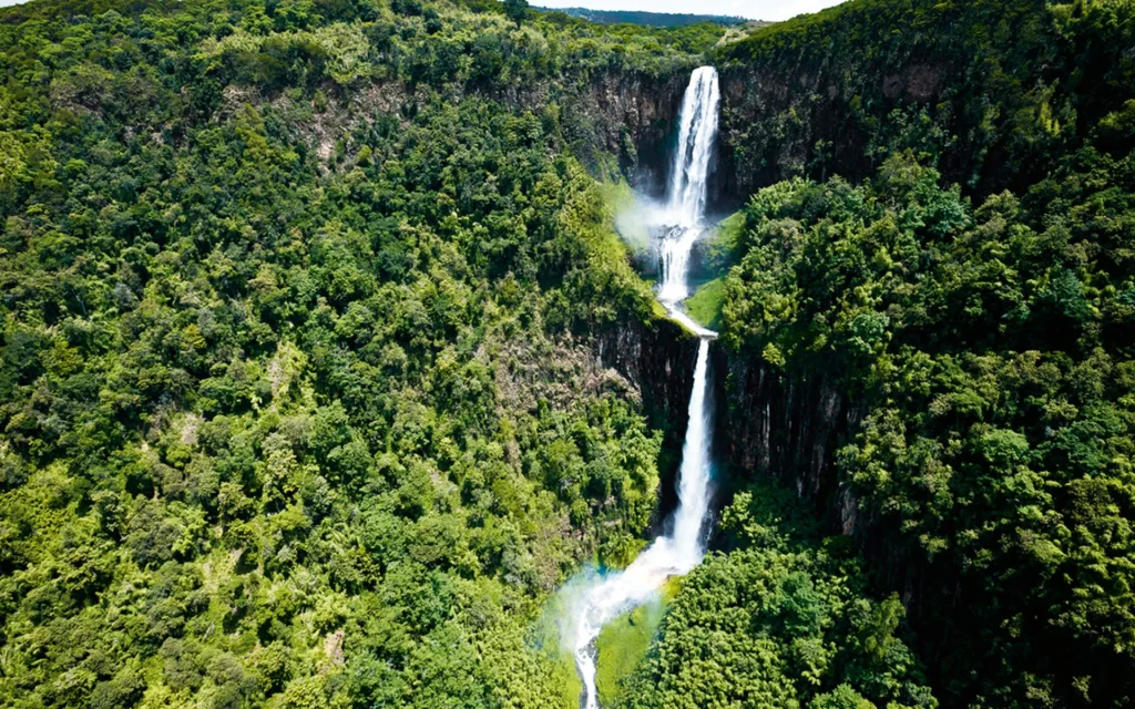 Hiking & Trekking — image 6